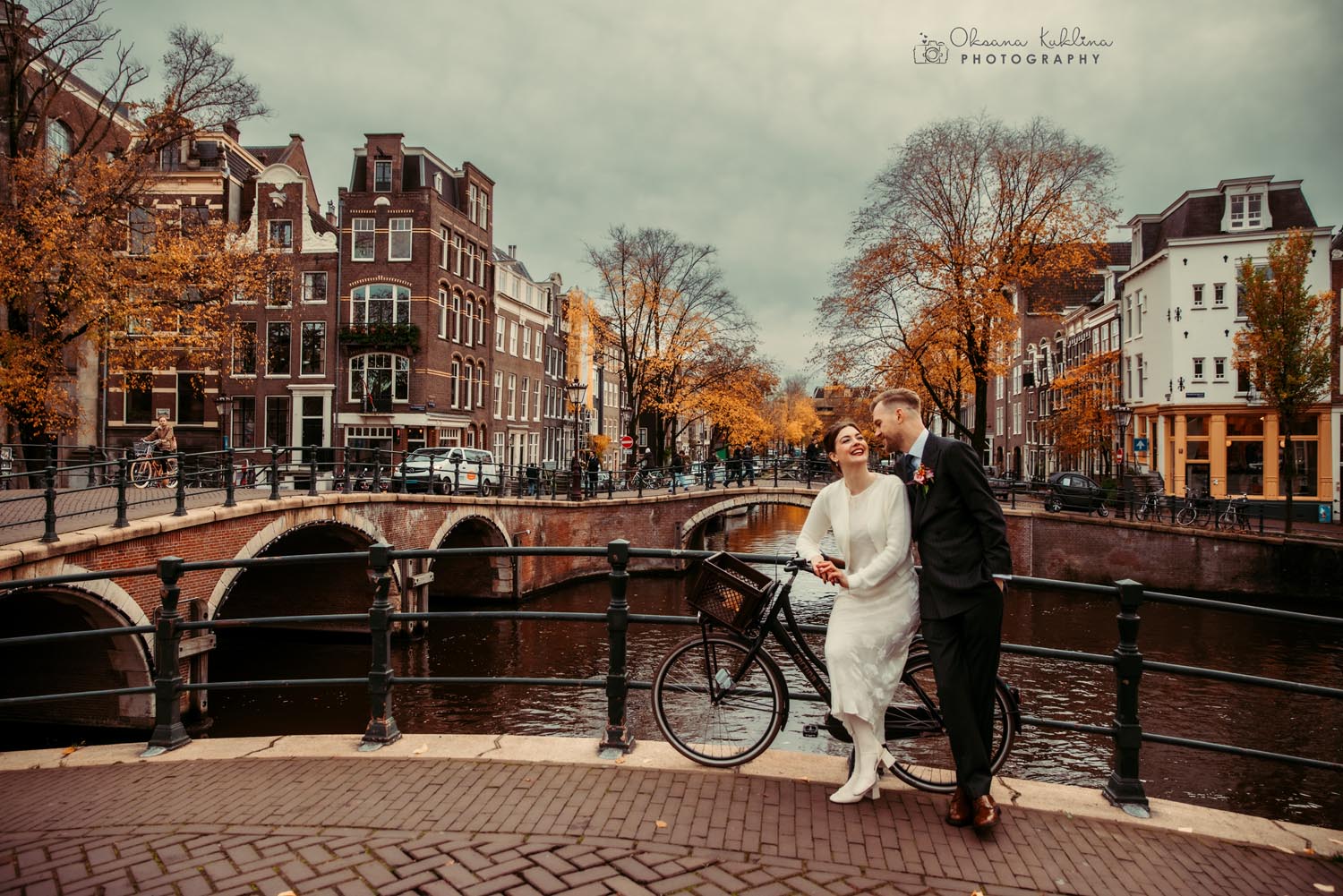 Amsterdam Trouwfoto Herfst Inspiratie Romantisch Kleine Intieme Bruiloft Elopement Bruidsfotograaf Trouwen